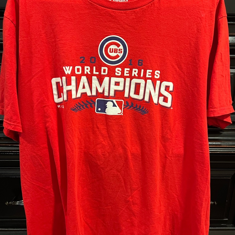 Fanatics Red MLB T-Shirt